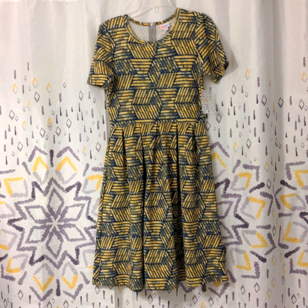 🌺NWT LulaRoe Amelia Dress Yellow/Blue Gray Geo Pattern, Size Large